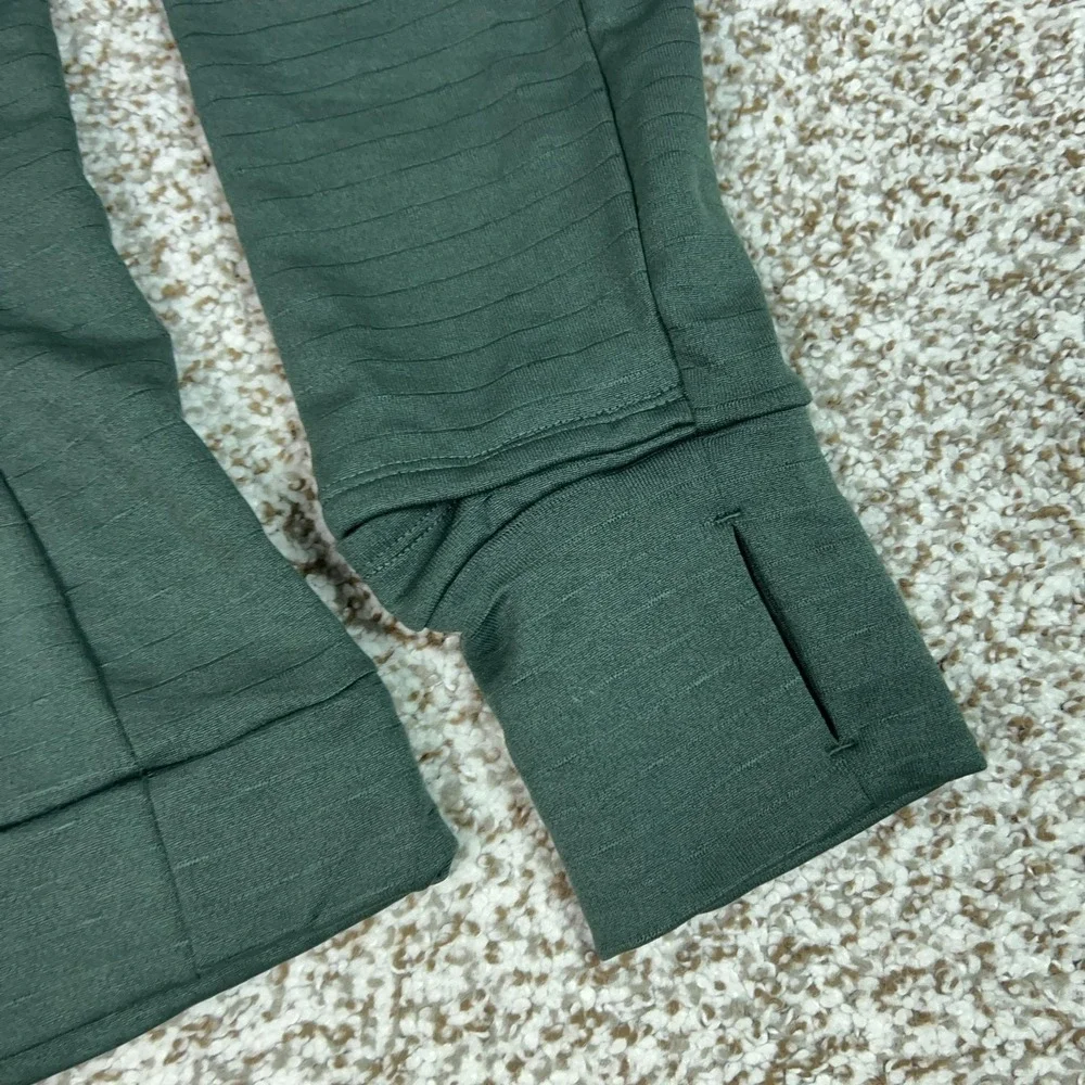 Nike Womens Pullover Medium Green Therma Fit High Neck Base Layer Running Top